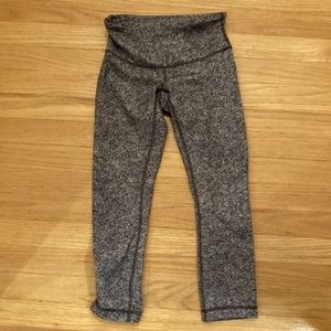 Speckled capri leggings